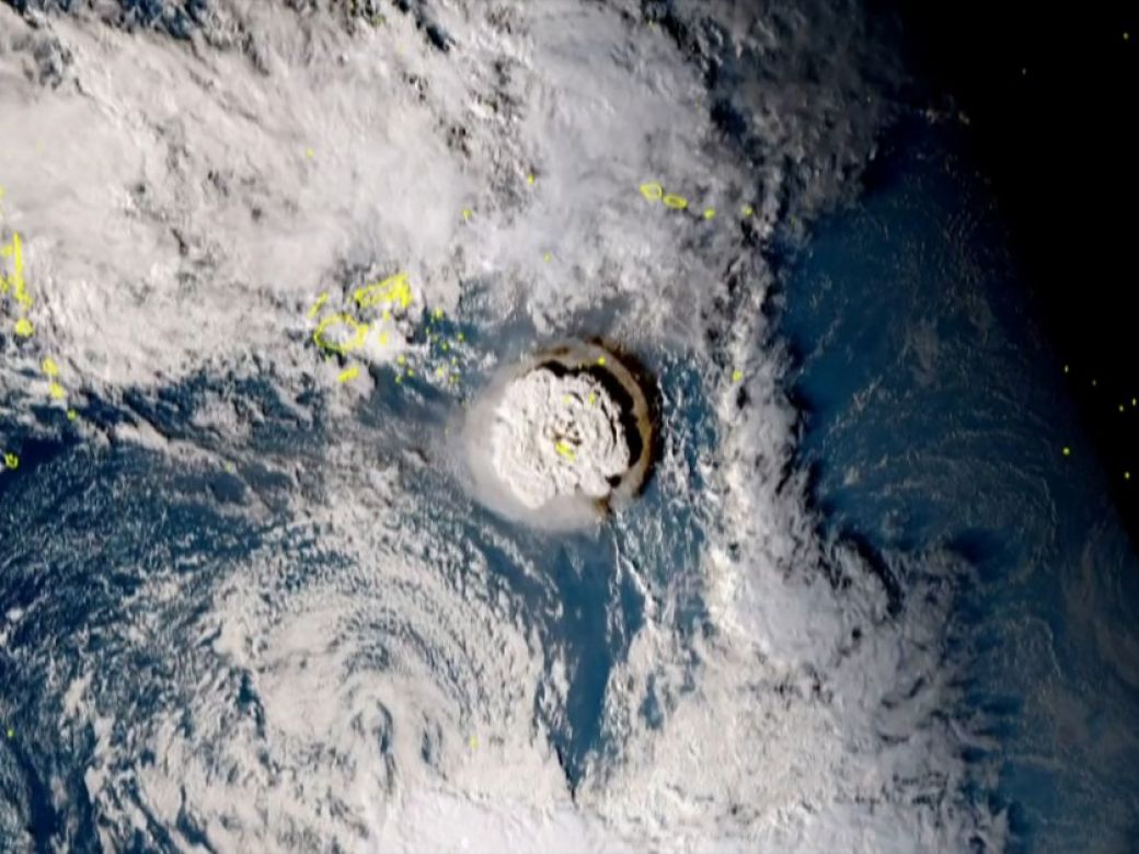 Nueva erupción del volcán en Tonga amenaza con volver a sacudir al Pacífico  | Perfil