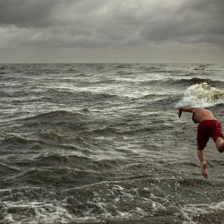 El centro de prevención de crecidas del Servicio de Hidrografía Naval (SHN) emitió un alerta sobre "crecidas" en el Río de la Plata, cuyo nivel del agua se encuentra 1,80 metros por encima de los valores establecidos. | Foto:Télam/Carlos Brigo