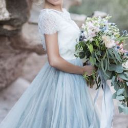 Las novias abandonan el blanco y eligen vestidos de color en su casamiento 