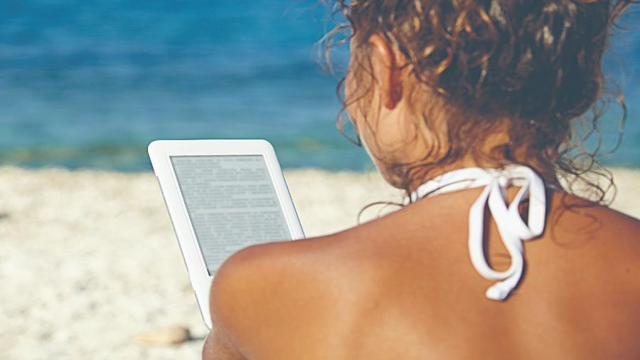 Internet funciona como una gran biblioteca pública en la que es posible encontrar cuantos libros gratis quieras y de forma legal