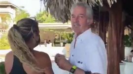 Video: escracharon a Felipe Solá mientras estaba de vacaciones en Costa Rica