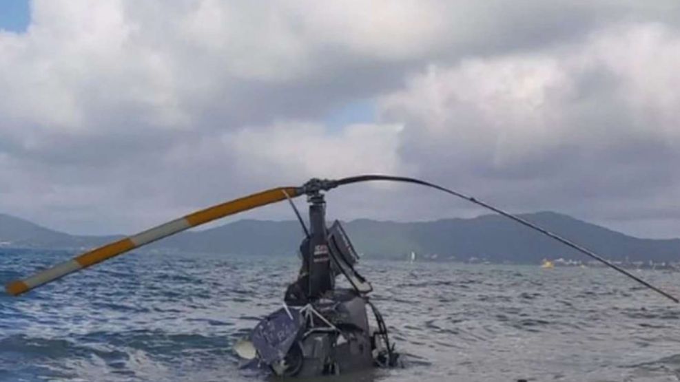 Cayó un helicóptero en Florianópolis y hay 3 heridos