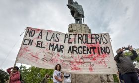 demonstration anti oil mar del plata