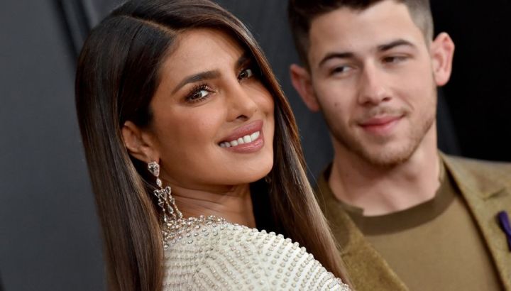 Nick Jonas y Priyanka Chopra reciben a su primer hijo por vientre subrogado