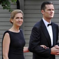 La infanta Cristina publicó un comunicado oficial tras las fotos de Iñaki Urdangarin con otra mujer