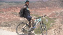 Lucas Escobar recorrió, junto a la gente de Discovery, los atractivos de La vuelta de San Juan en pleno verano.