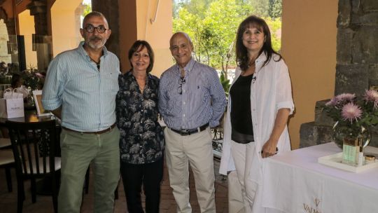 Valmont realizó un almuerzo para amigos en Plaza Jacksonville