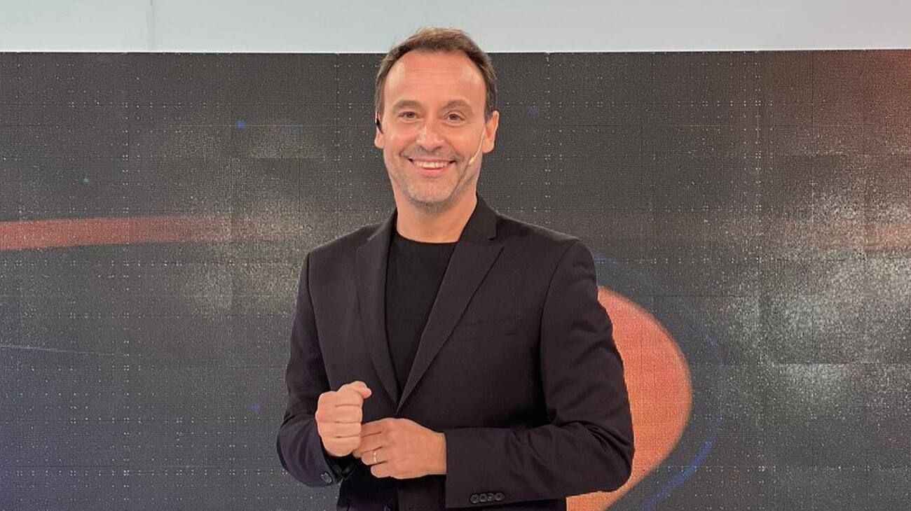 Adrián Pallares publicó la primera postal del elenco de “Socios del  Espectáculo” | Caras