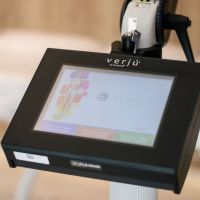 Verjú, una tecnología que reduce centímetros sin tener contacto con el cuerpo