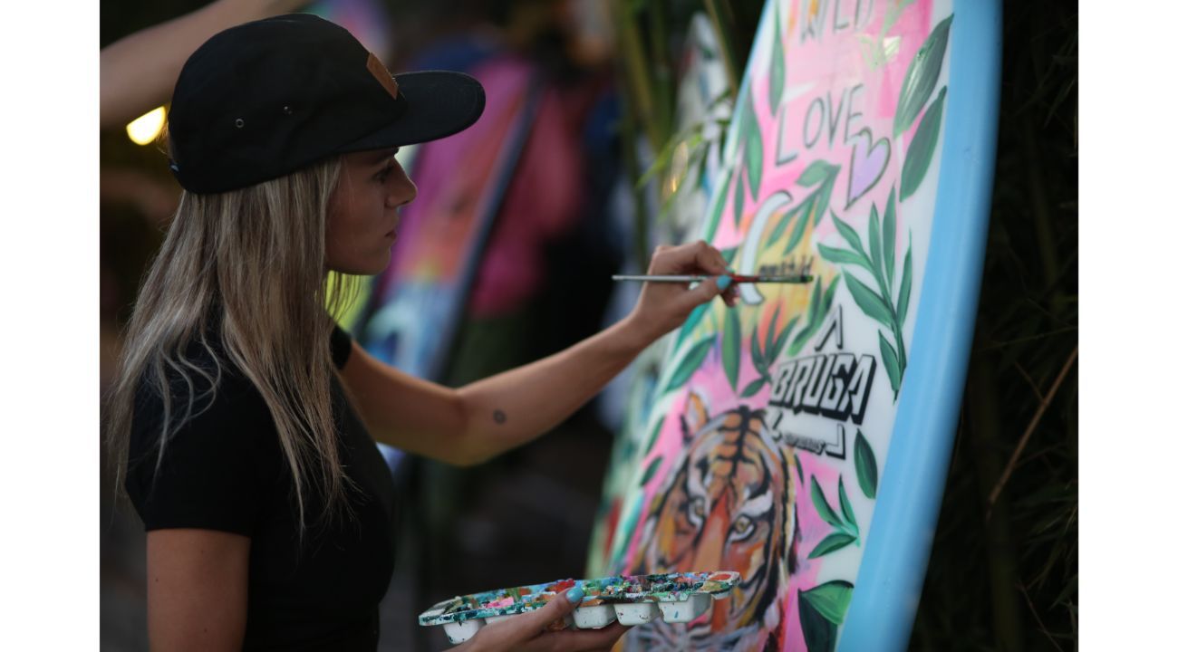 Bruga: Arte y surf