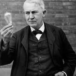 Un 27 de enero de 1880 Thomas Alva Edison patenta la lámpara incandescente
