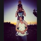 Gonzalo Valenzuela y sus hijos