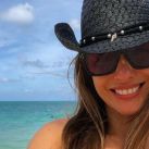 Pampita se fue de vacaciones con su familia y subió un video desde la playa 