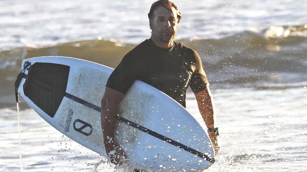 El presidente de Uruguay surfeando en las playas de La Paloma 20220131