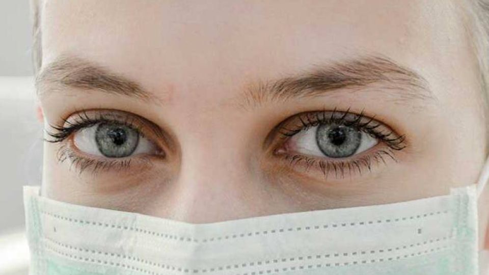 Cómo cuidar el contorno de ojos con remedios naturales