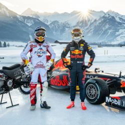 El campeón de Fórmula 1 2021 Max Verstappen calentó motores en la nieve antes de comenzar con el calendario de pruebas 2022.