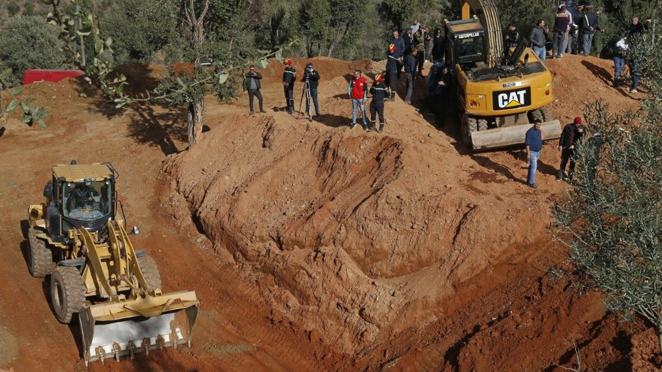 Rayan, de apenas 5 años, cayó en un pozo de 32 metros de profundidad en Marruecos, y hay un operativo desesperado para tratar de salvarlo.