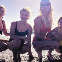 Nicole Neumann y sus hijas