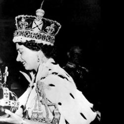 El 12 de febrero de 1952, Isabel Segunda fue proclamada reina