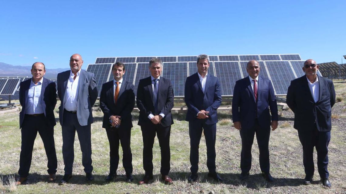 YPF construye un parque solar en San Juan para abastecer energía a 140 ...