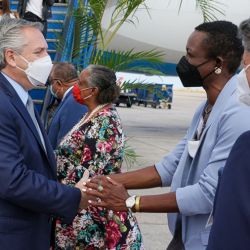 Alberto Fernández cierra la gira internacional en Barbados.