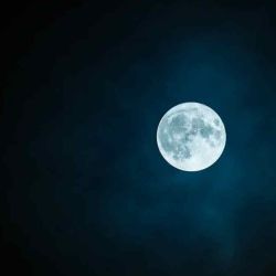 También es conocida como “Luna de Tormenta” y “Luna del Hambre”.