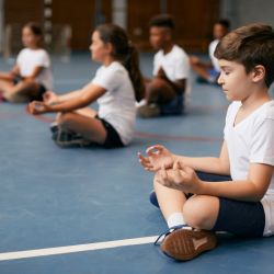 Empezar la jornada escolar con 10 minutos de mediatación mejora la convivencia. | Foto:Shutterstock