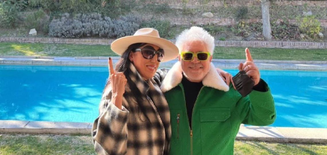 Pedro Almodóvar impone tendencia junto a Rossy de Palma con una chaqueta verde firmada por Louis Vuitton