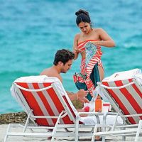 Las fotos de Diego Boneta y su novia: amor en la playa y compromiso 