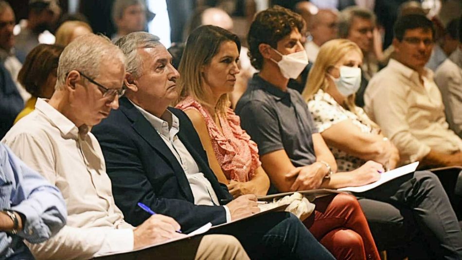 Cumbre radical en Santa Fe, para mostrar unidad y debatir sobre varios temas candentes.