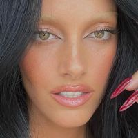 Oriana Sabatini es tapa de una importante revista de moda internacional