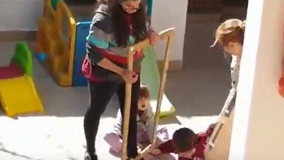 Niños de jardín maternal de Rosario son maltratados por la directora
