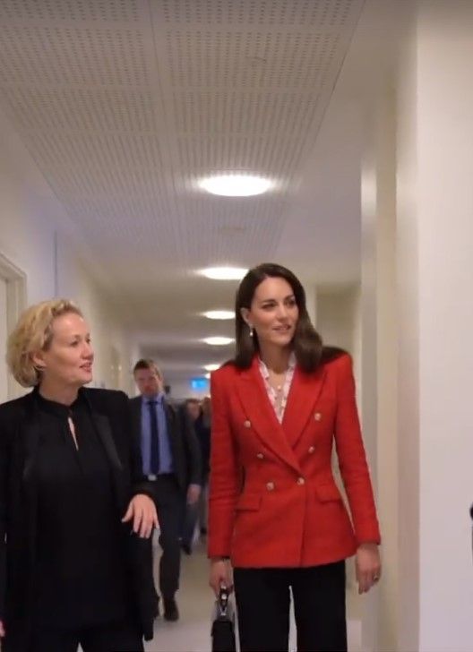 Marie Claire | Kate Middleton hace viral este blazer rojo accesible