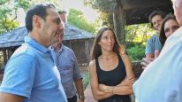 Juana Viale,  Agustin Goldenhorn y Gustavo Valdes en Corrientes