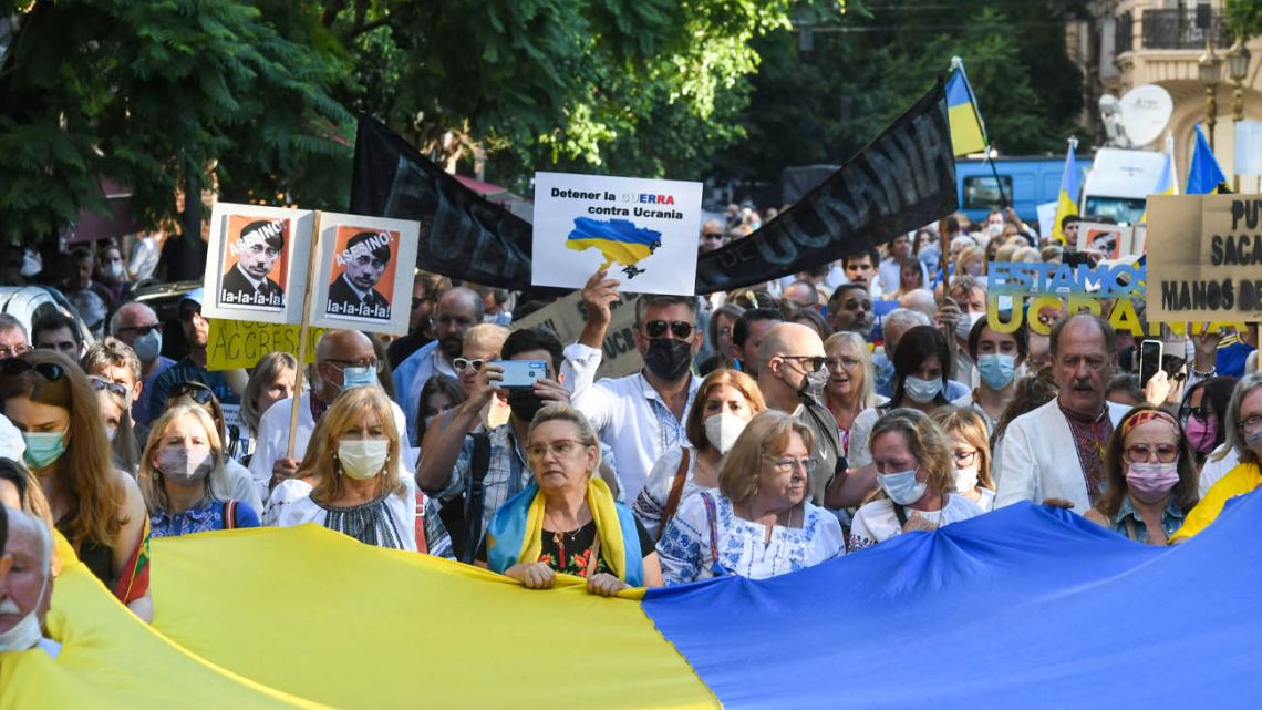 Demonstrations against Russia and its invasion of Ukraine in Buenos Aires.
