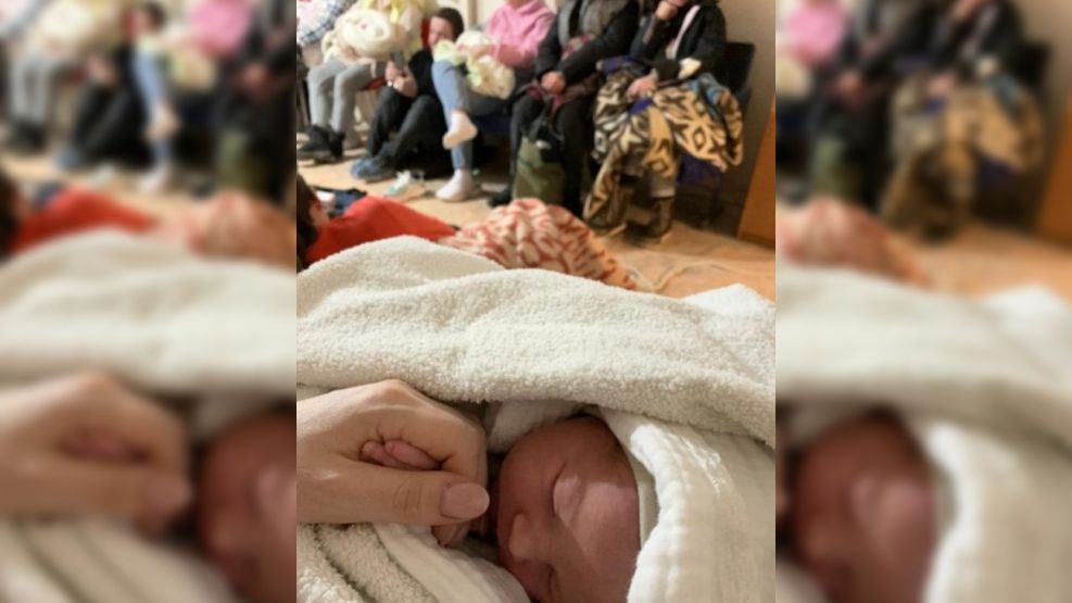 Nació una beba ucraniana en el metro de Kiev en medio de las bombas