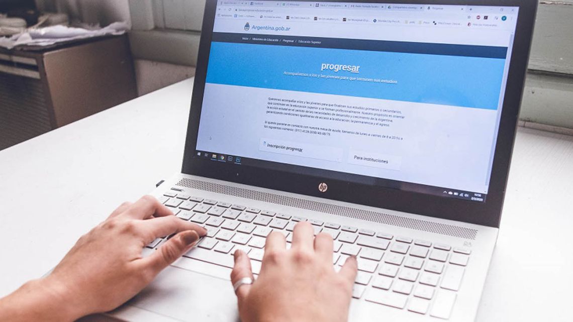 Becas Progresar aumenta a 20.000 el subsidio para los estudiantes