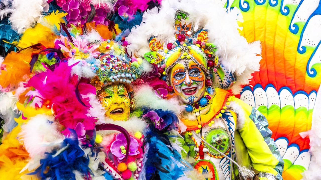 Imagen de personas preparadas para el desfile de carnaval sin carrozas en Maastricht, Holanda. | Foto:Marcel Van Hoorn / ANP / AFP