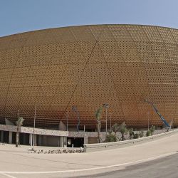 Vista general del estadio Lusail, con capacidad para 80.000 personas, que acogerá la final de la Copa Mundial de la FIFA en diciembre, en las afueras de Doha, la capital de Qatar. | Foto:KARIM JAAFAR / AFP
