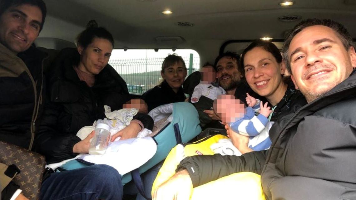 Five Argentine couples who were in Ukraine to fetch babies born from surrogate mothers have escaped with their newborns, the Foreign Ministry in Buenos Aires said last Sunday.