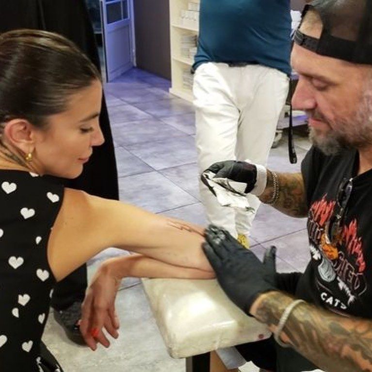 El nuevo tatuaje de Andrea Rincón que surgió después de recibir una señal divina