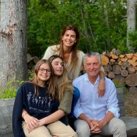 Juliana Awada dio un breve paseo por Madrid junto a su hija Valentina Barbier