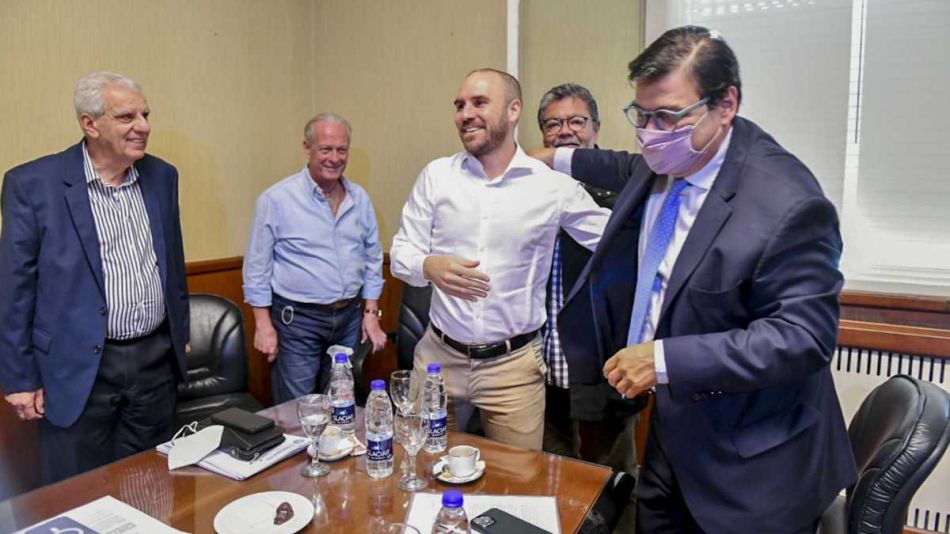 Martin Guzmán, Moroni y algunos dirigentes de la CGT.