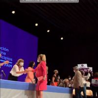 Fabiola Yáñez lució un look “Total pink”