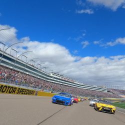 Christopher Bell y Kyle Larson lideran la carrera antes de la Pennzoil 400 de la NASCAR Cup Series en el Las Vegas Motor Speedway. | Foto:Meg Oliphant/Getty Images/AFP
