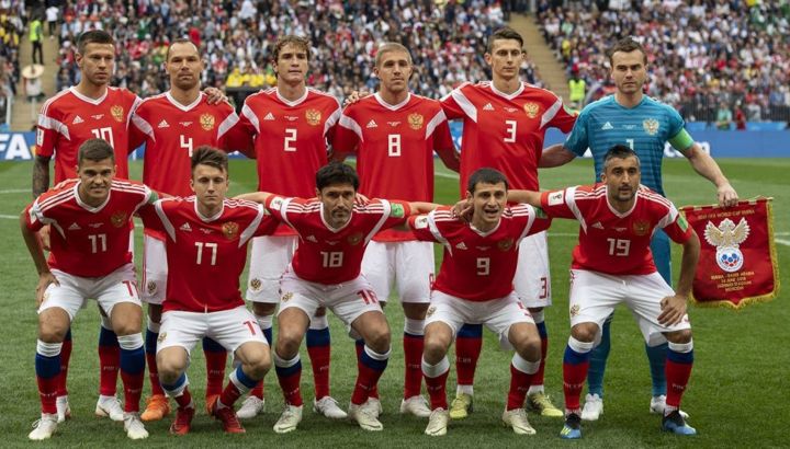 Por una medida de la FIFA, la selección de fútbol rusa quedó por el momento excluida del Mundial de Qatar.