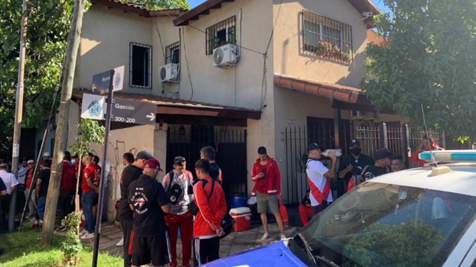 Golpe a la barra de River 20220308