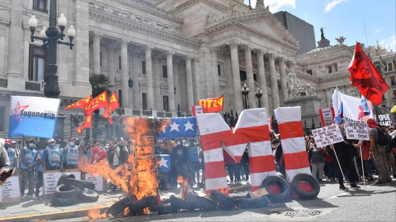 Incidentes en el Congreso por acuerdo FMI