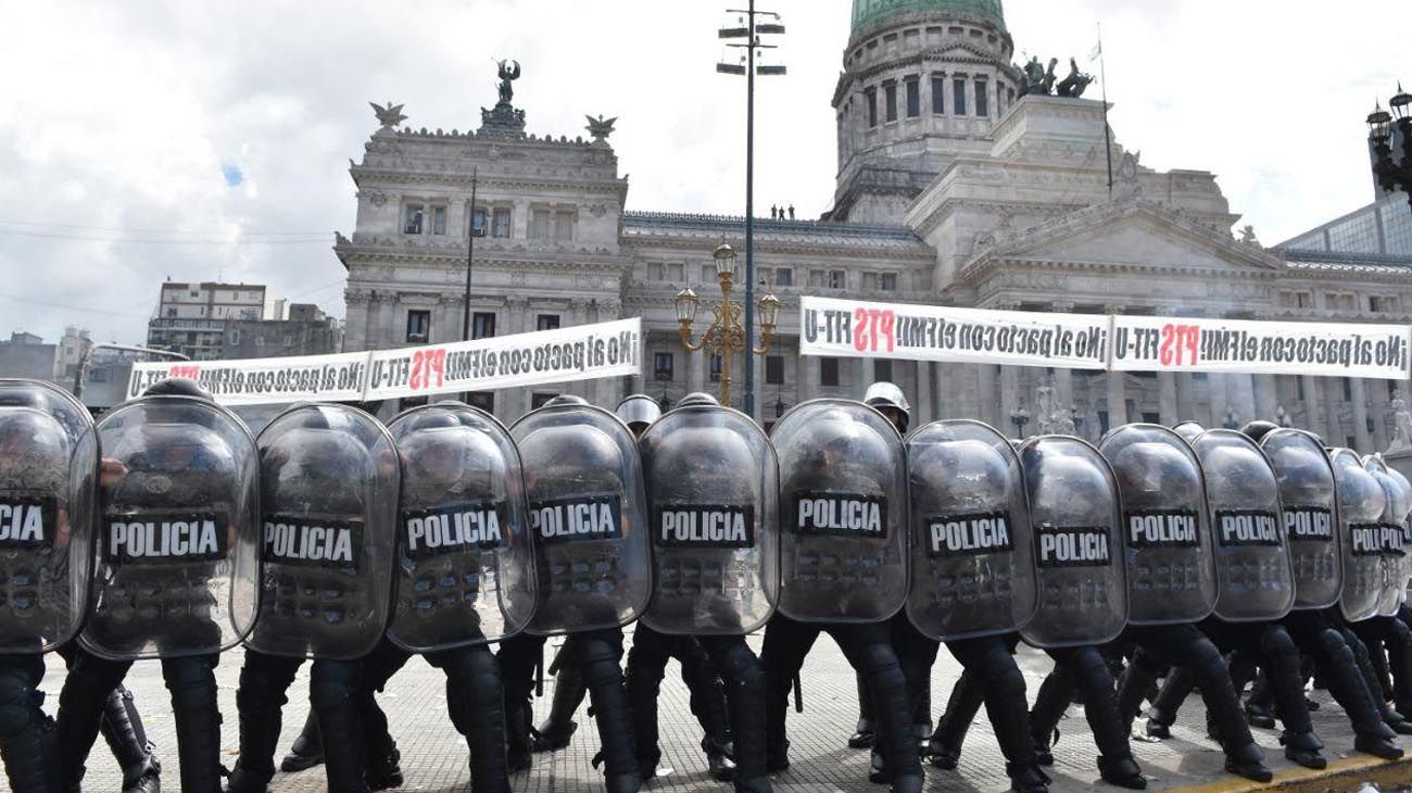 Incidentes en el Congreso por acuerdo FMI 