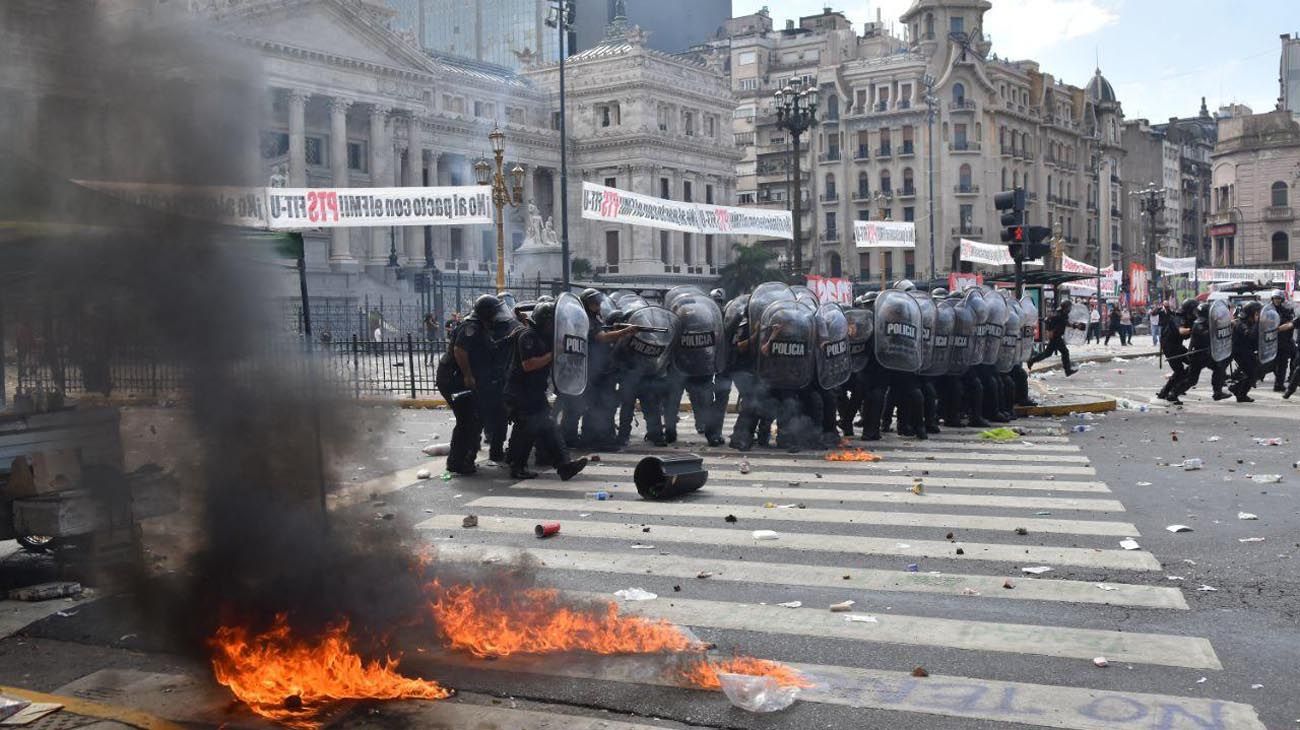 Incidentes en el Congreso por acuerdo FMI 